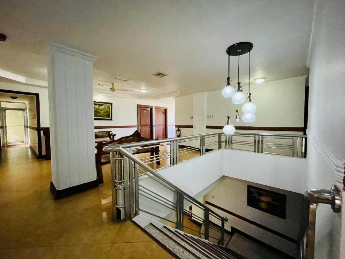 Drake Hotel Angeles City Zewnętrze zdjęcie